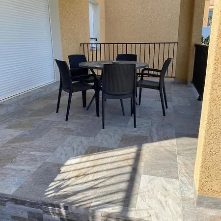 Pasturella Apartment